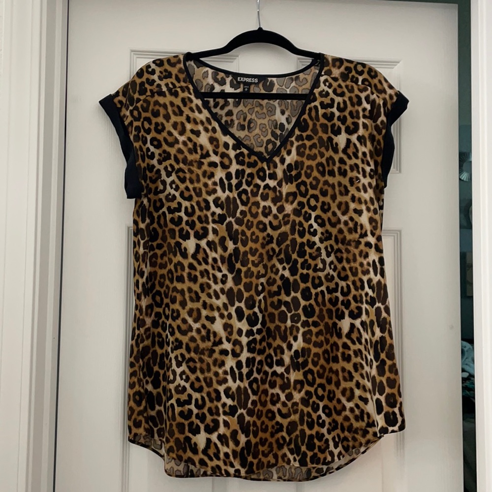3/$20 Express leopard print blouse M